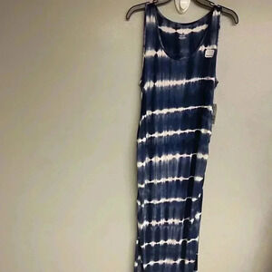 Size medium maternity dress.‎ Sleeveless. New